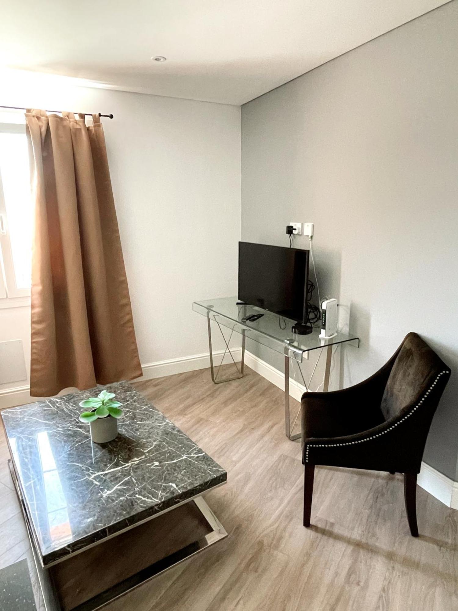 Deluxe City Centre Two Bedroom - Grand Central House Gibraltar Exterior photo