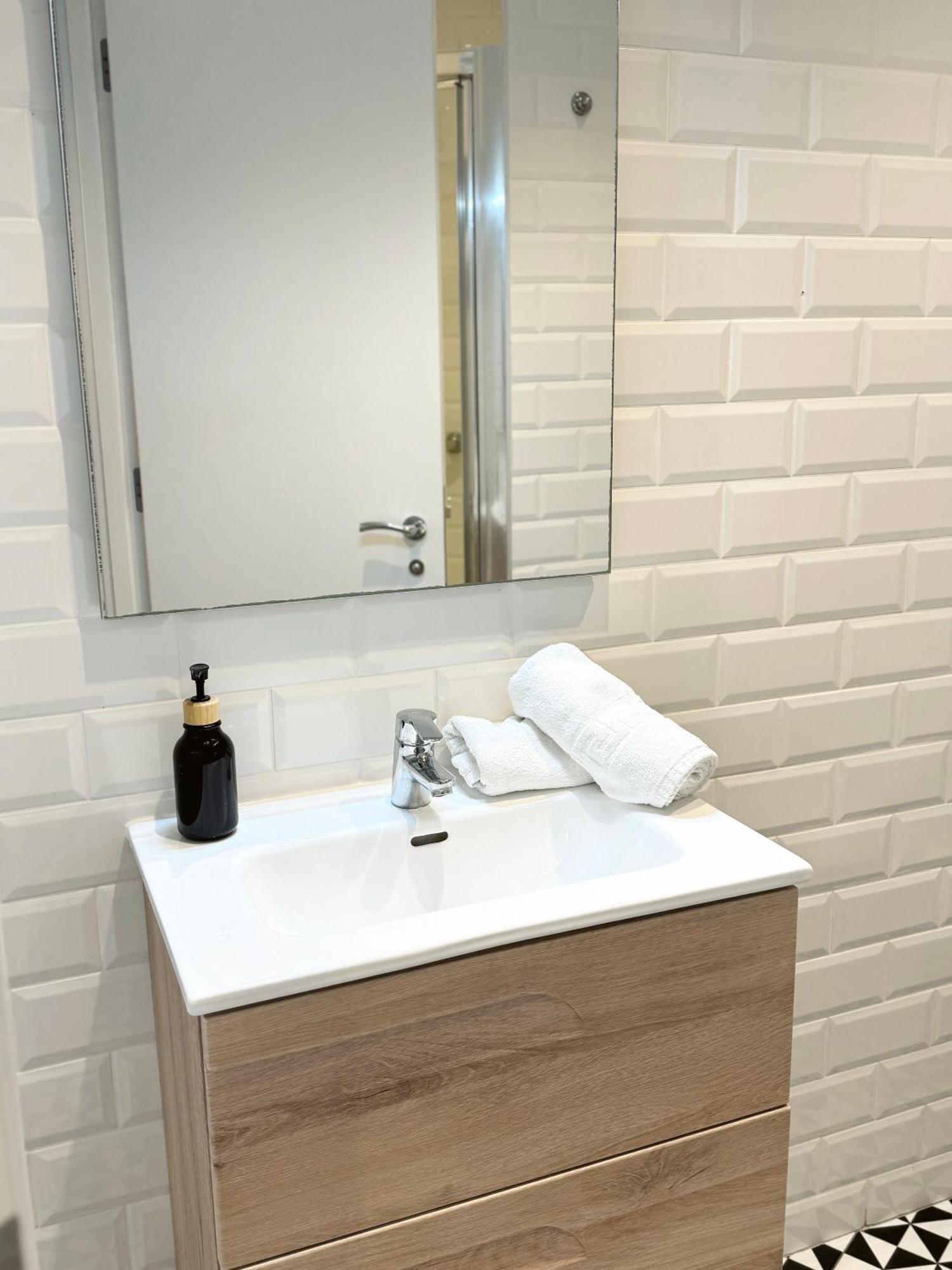 Deluxe City Centre Two Bedroom - Grand Central House Gibraltar Exterior photo