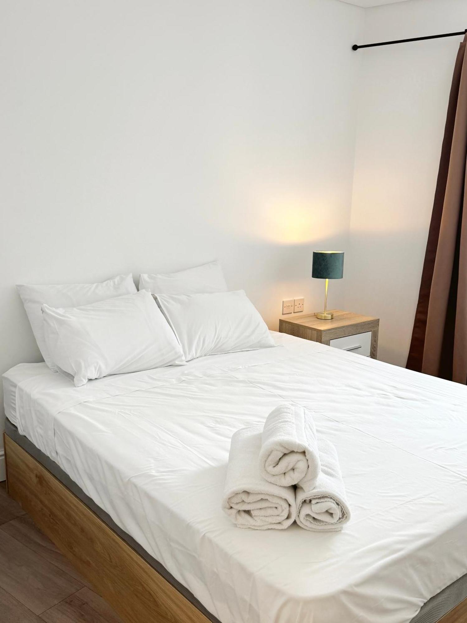 Deluxe City Centre Two Bedroom - Grand Central House Gibraltar Exterior photo