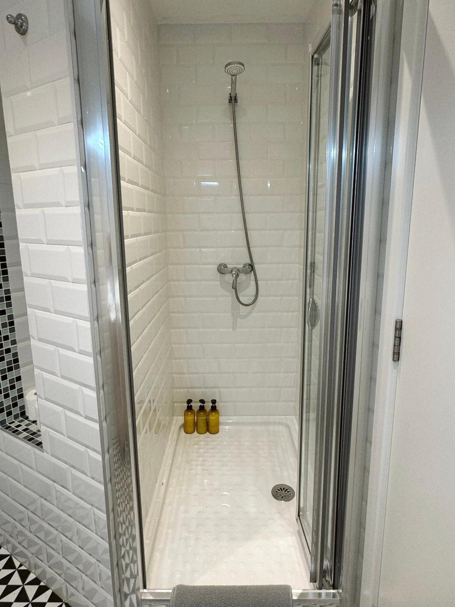 Deluxe City Centre Two Bedroom - Grand Central House Gibraltar Exterior photo