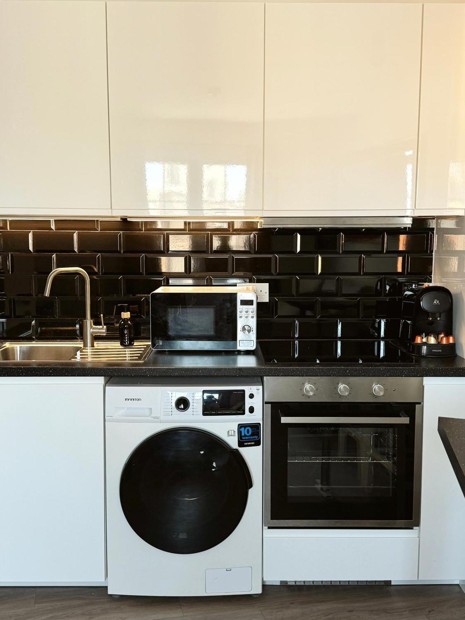 Deluxe City Centre Two Bedroom - Grand Central House Gibraltar Exterior photo