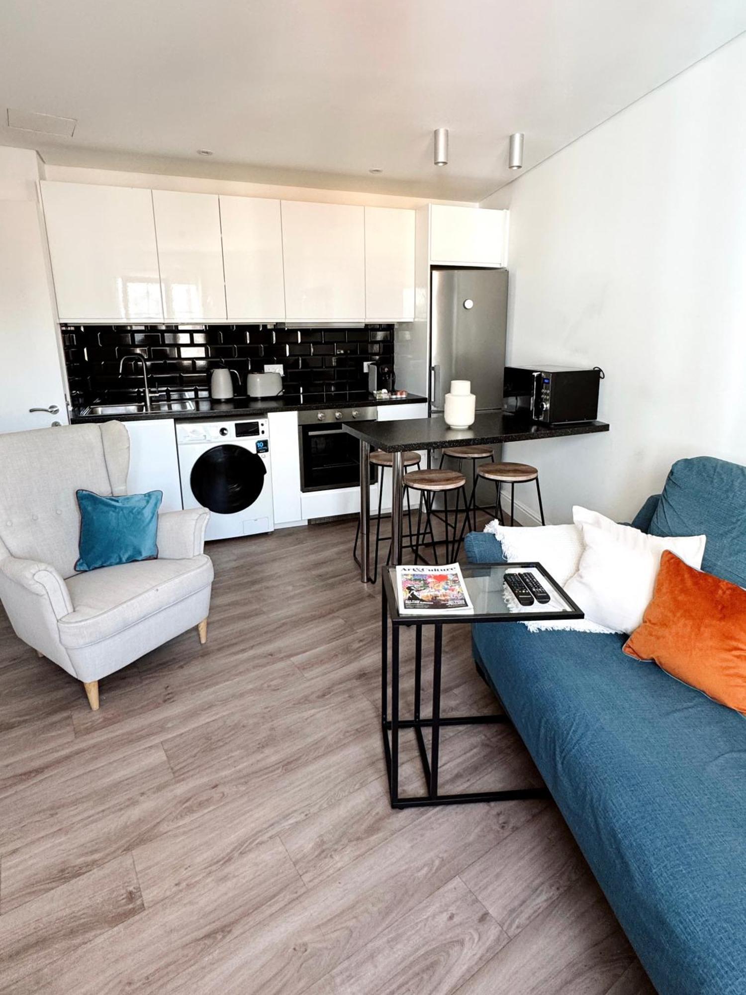 Deluxe City Centre Two Bedroom - Grand Central House Gibraltar Exterior photo