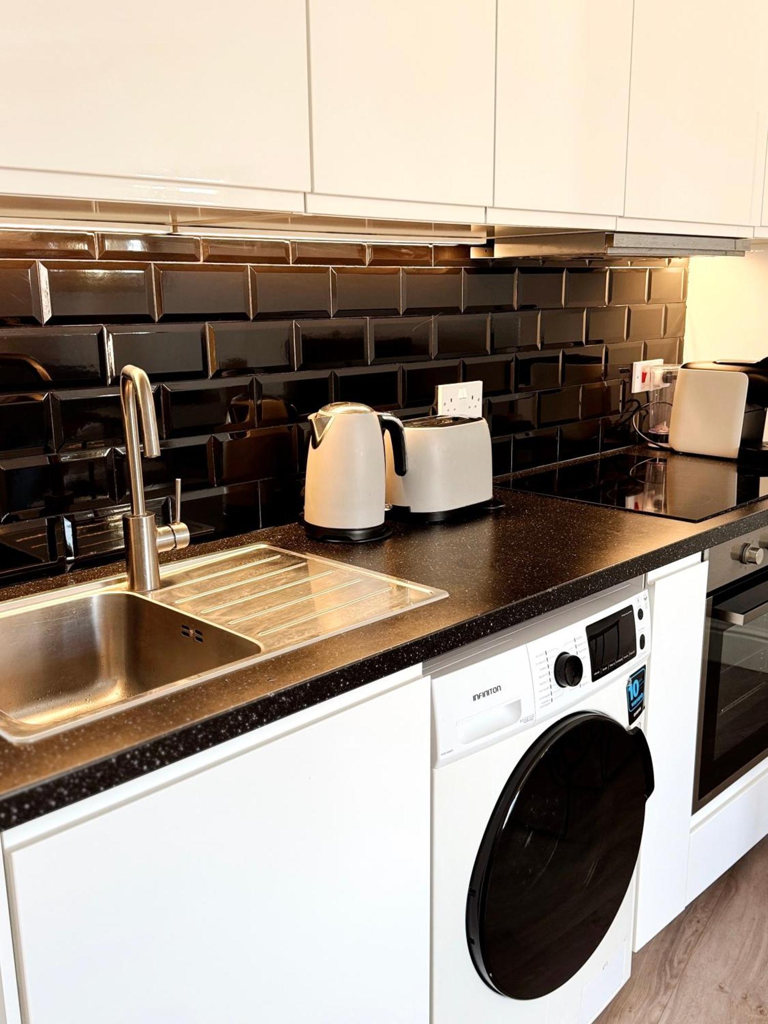 Deluxe City Centre Two Bedroom - Grand Central House Gibraltar Exterior photo